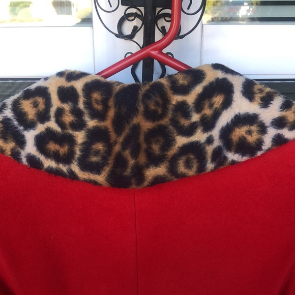 Stylish Red Doubled Breasted Pea Coat with Leopard Trim - Picture 11 of 16